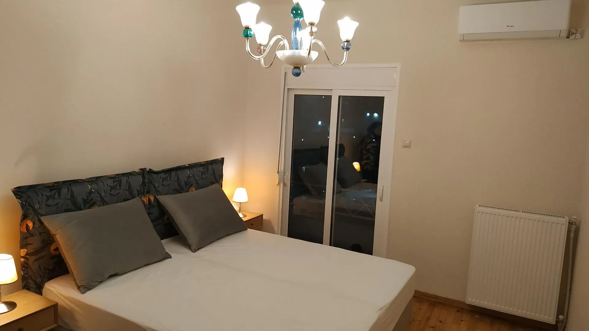 Atelier Poly - Two Bedroom Apartment For 5 Persons -50M To Metro Sintrivani Station- 6Th Floor Plain View - Center - Thessaloníki