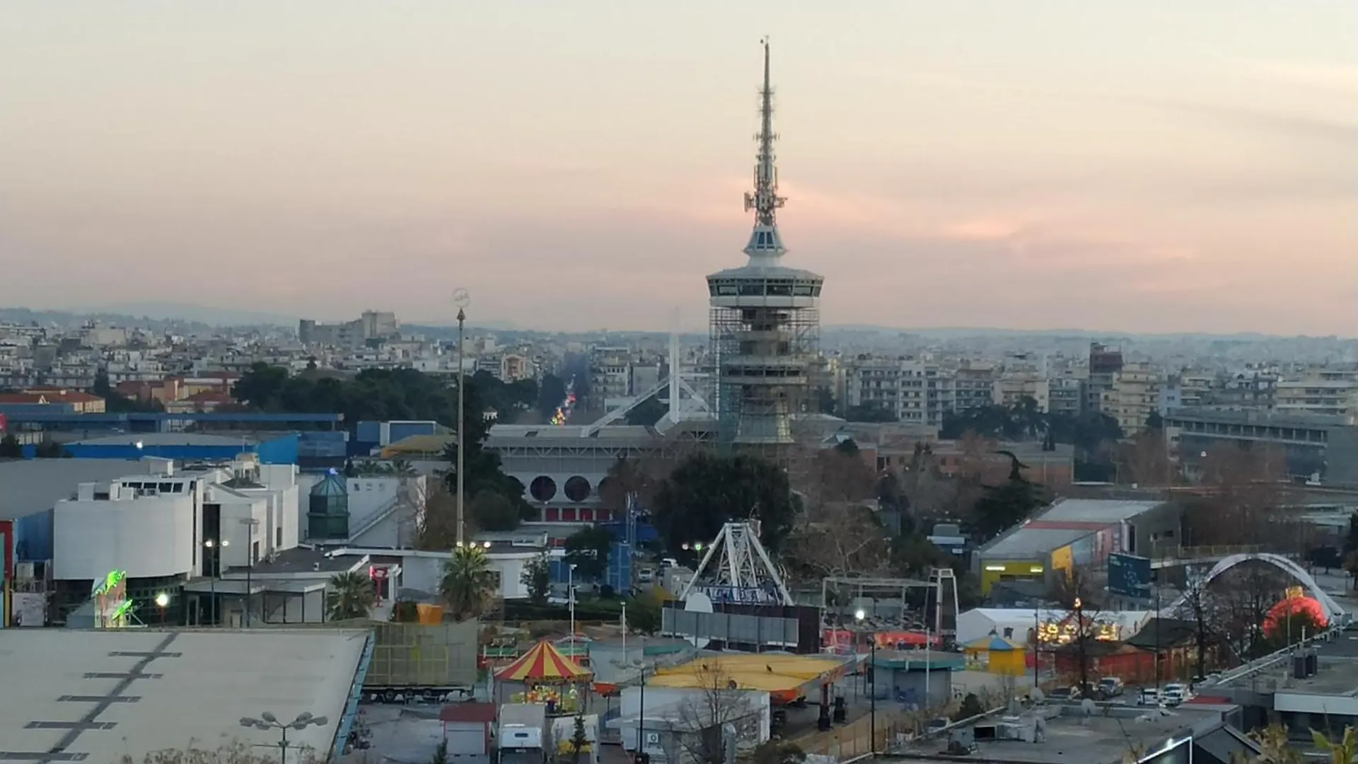 Atelier Poly - Two Bedroom Apartment For 5 Persons -50M To Metro Sintrivani Station- 6Th Floor Plain View - Center - Thessaloníki 0*,  Grekland